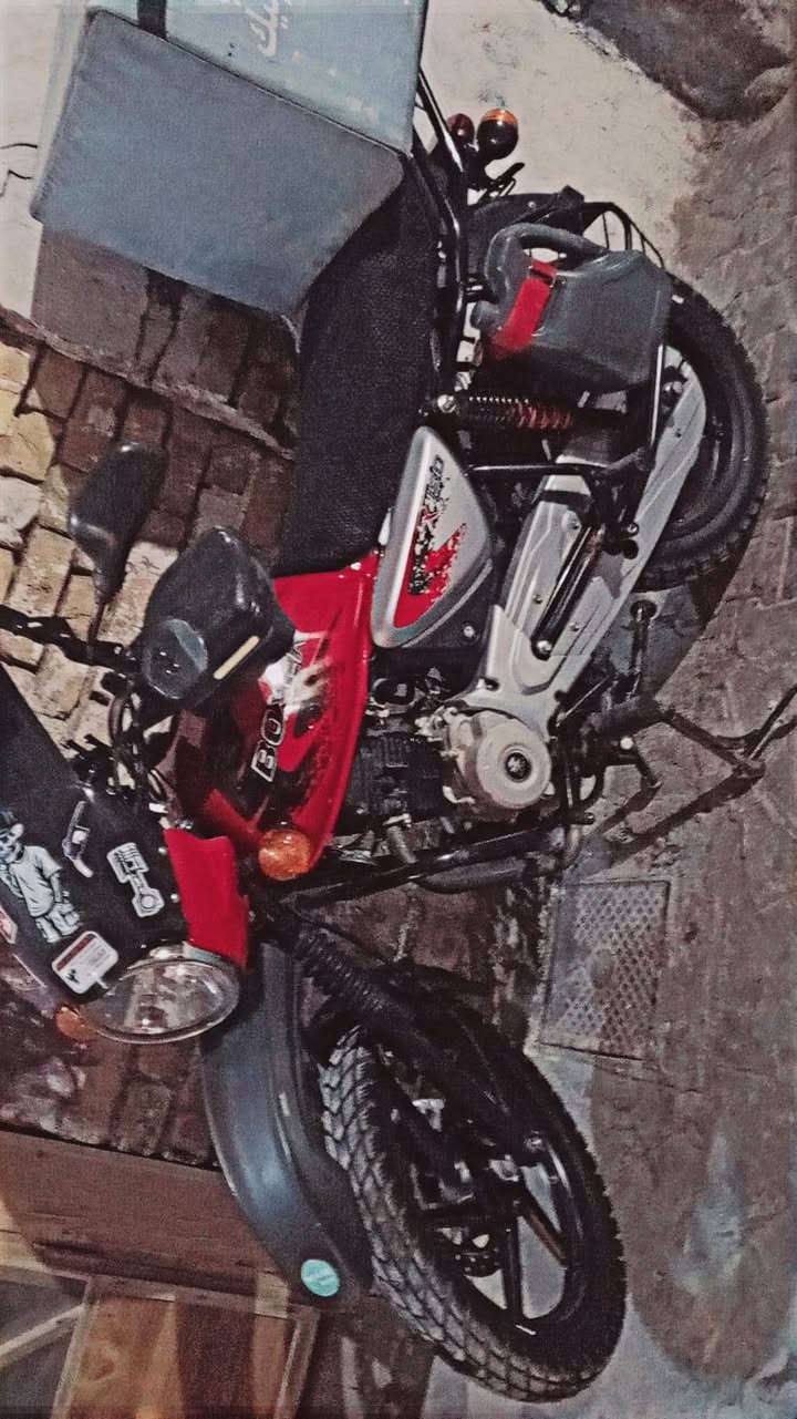 بوكسر 2023 مرقم بغداد انكليزي ماشيه 22 ألف مكفوله محرك ضمان للبيع 2500 

***********
