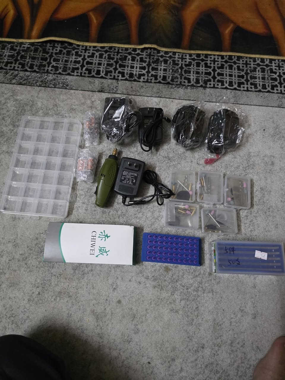 السلام عليكم عندي فرطونه جديده تشتغل ١٢ فولت ويه هوايه أغراض براين عدد ٥٠ داخل الحافضه وبعد براين عدد ١١٠ داخل علبه على شكل انبوبه ١١ انبوبه كل انبوبه ١٠ براين وهم ويه تقريبن ٥ علب مربعه داخل العلبه براين ومنعمه ومثل الحجر اصغير ويه باكيت مثل الدرنفيس بس منبل داخل باكيت عشرين قطعه وجاي ويه خمس شاحنات حتياط ويه علبه مال براغي فارغه تكدر تخلي بيه نواعم السعر ٥٠ الف ماعندي توصيل


**إذا كنت صاحب هذا الإعلان وتريد حذفه لأي سبب، رجاءا أرسل رسالة إلى الدعم الفني**