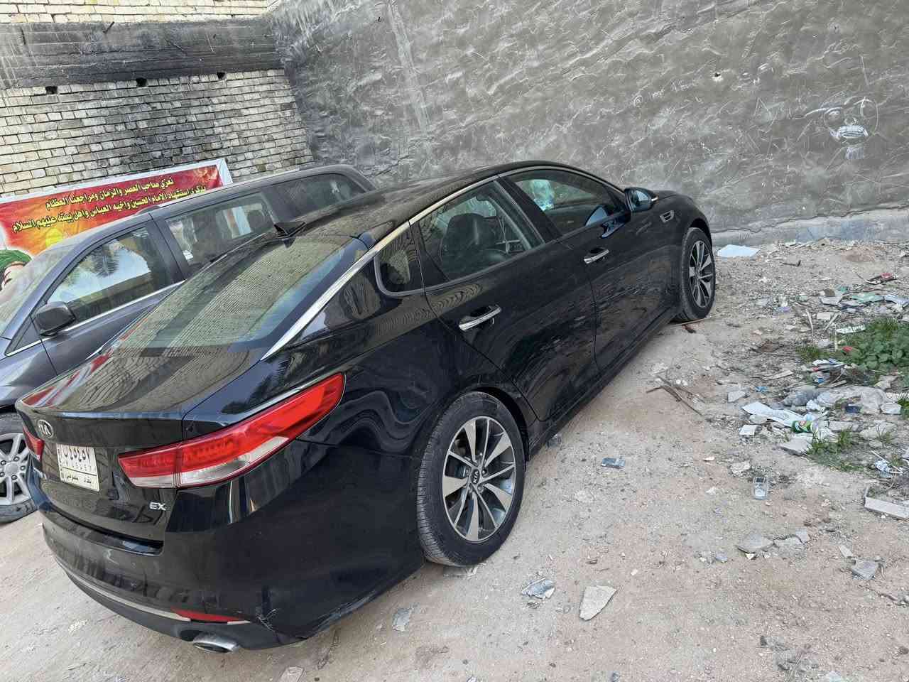 السلام عليكم ..
اوبتيما موديل 2016 للبيع 
فول مواصفات سونار موجود 
قطعتين حادثها 
كشرها نظيف السيارة نظيفه من الداخل 
فقط الشراي يتصل 
مكان السيارة في كربلاء رقمها بغداد 
السعر 120  ورقه وبيها مجال 
التواصل ***********
