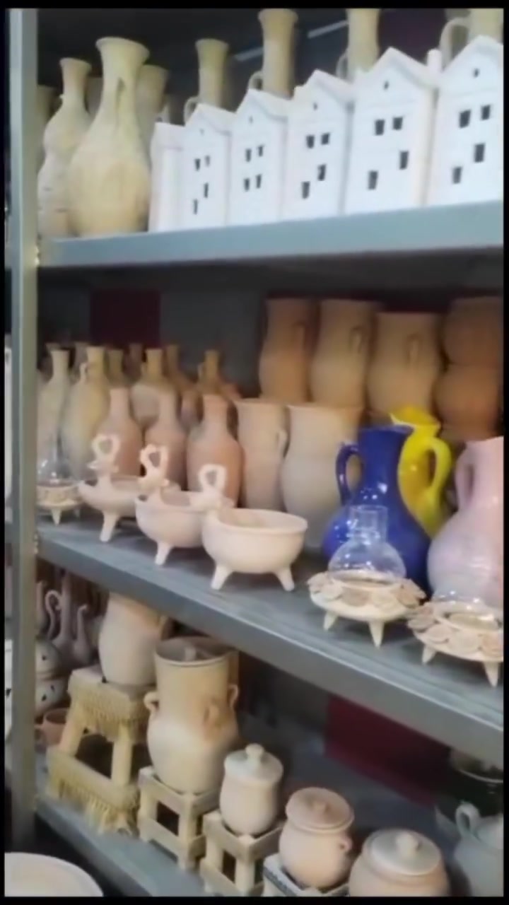 كل شيء قديم ومن الذكريات متوفر
هنا الماصي والحاضر
هنا ينتضرك الماضي الجميل 
#محل_النواعير_للفخاريات 
#فخار_خزف_خصف
#العنوان_هيت_شارع_المصرف


**إذا كنت صاحب هذا الإعلان وتريد حذفه لأي سبب، رجاءا أرسل رسالة إلى الدعم الفني**