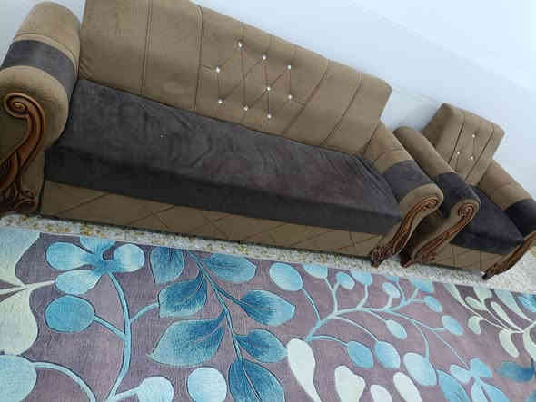 تخم لبيع نضيف كلش مع معنه الكلام عشر مقاعد مكاني بابل الحمزه الغربي ***********
