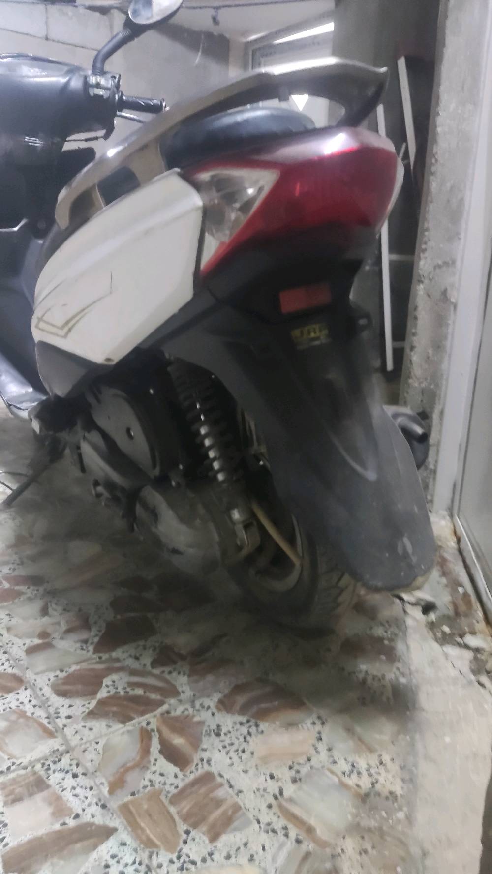سكنس صيني 
250 وبيها مجال قليل 
مكاني بغداد 
رقمي ***********