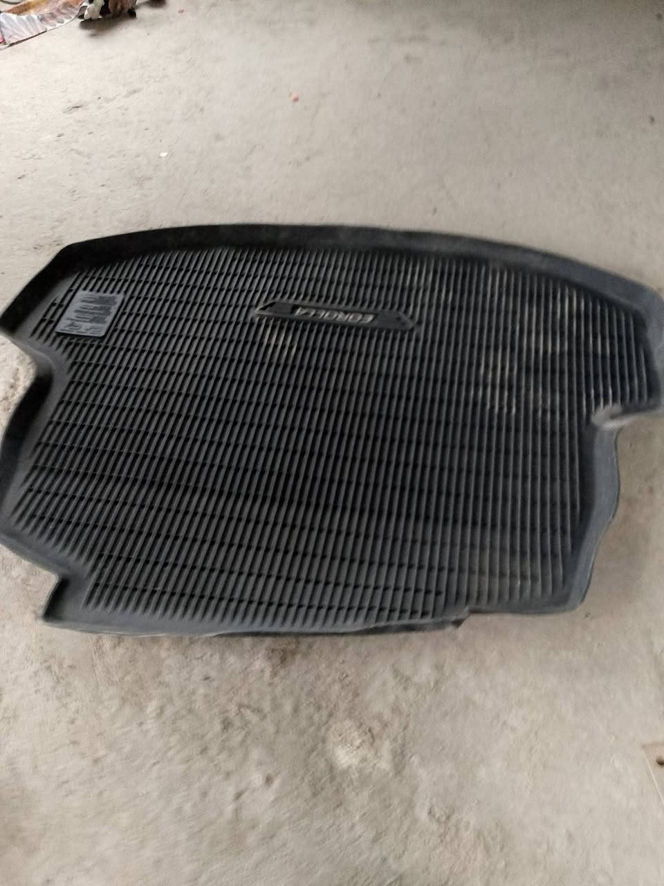 للبيع درع خلفي وكبات مال كورلا وفرشه مال صندوق ***********
