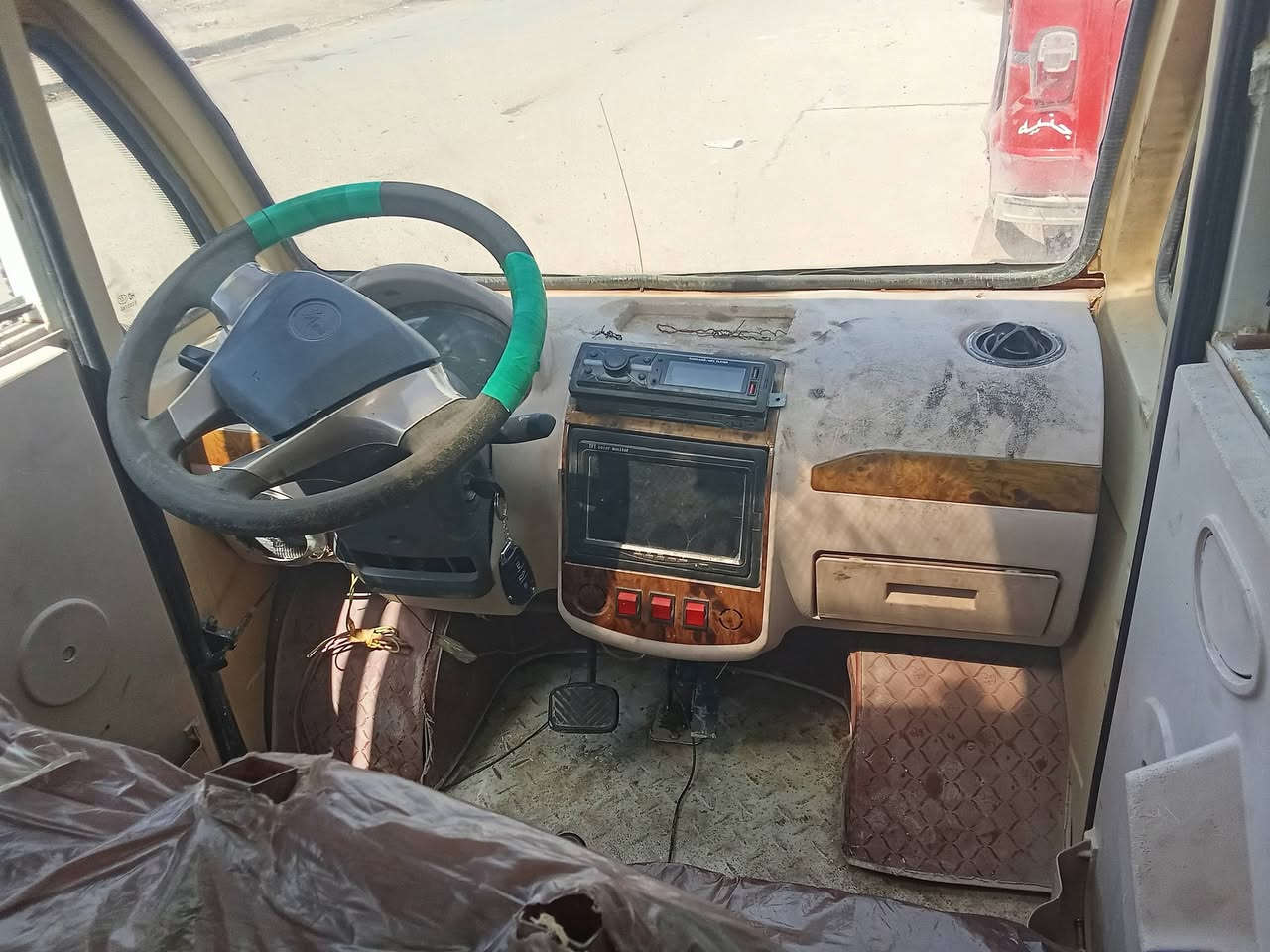 السلام عليكم سياره للبيع مكينة ستوته أربع بوب (سعر مليون وبيه مجال) بيها اوراق مكان المحمودية حي العسكري *********** 
***********
