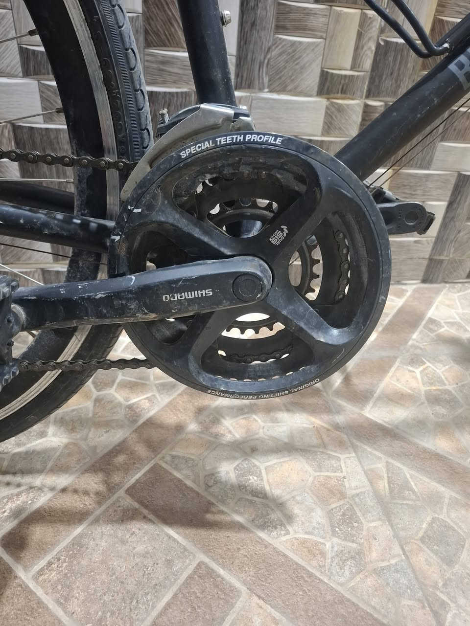 بايسكل 700 لبيع بايسكل حلوه نضيف وجسده من حديد باقي ملحقات المنيوم يعني بايسكل خفيف ريشة بداله أمامية 3 وخلفيه 7 بايسكل كلشي بيه شغال ونضيف سعر 100 الف مكاني ابي الخصيب نهر خوز
رقم الهاتف ***********
