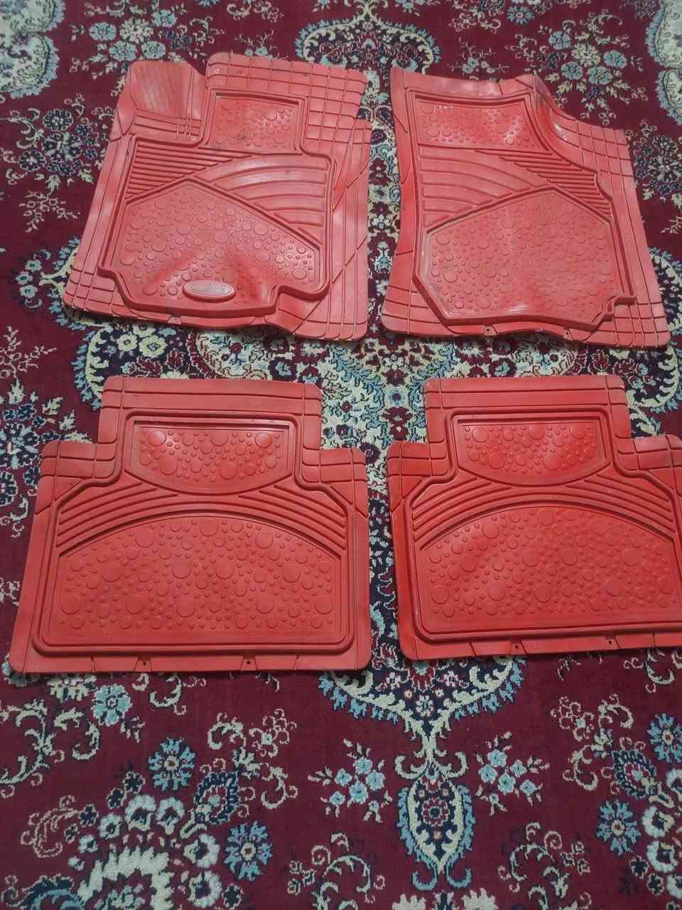 السلام عليكم ورحمة الله وبركاته 
ارضيات سياره انظاف 
السعر ١٥ الف *********** شهداء البياع
