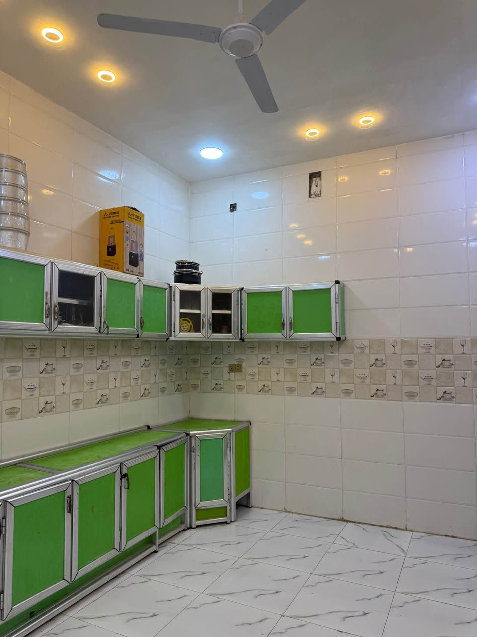 بيت 200متر للبيع بناء حديث غرغتين وصاله واستقبال وصحيات وكراج سيارة في منطقة سيد جميل خلف مدرسه الحشد للاتصال 
*********** عمارة, ميسان
