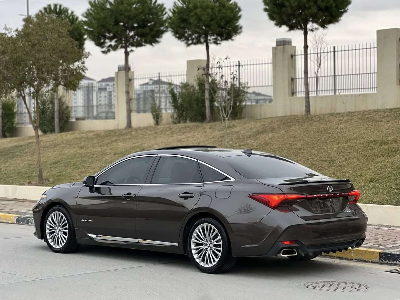 تويتا افلون 2019 Limited وارد كندي
أللون مميز قهوائي 
رقم سليمانية بسمي تحويل ثاني يوم
فول مواصفات واحد علي واحد 1/1 
داتاشو ٥ كامرة سماعة JBL بصمة فتحة فول 
مابية صبغ كلين دعامية للدعامية كفالة عامة رقم شانصي و موجود و سونر موجود سيارة حيل نظيفة
جامات اسود كتاب دائرة مرور سليمانية 80%
كير محرك بشرط ما مفتوح مابية صوت..تخم طايرات جديد رادار بشرط…حجر بيلادي بشرط 
📍مكان السيارة سليمانية
***********
***********
