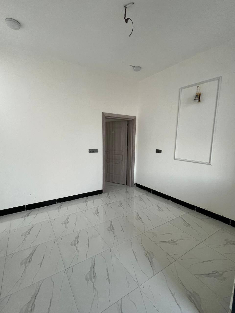 بيت🏠🤑 23مليون وبيه مجال 🤑
***********.. *********** أو تساب 

بيت مساحه 50م #طابو_زراعي سند 25

#قريب_شارع_لحولي 

(  عمود 317 شارع الصب مقابل ملحق قريه الغدير                                

بيت جاهز مفتاح 🔑 
أساس وسقف صب مركزي 

منطقه كامله السكن #شوارع_تبليط 

غرفه نوم وصاله ومطبخ حمام داخليه مكشوفه 

#مدارس // ماء//. كهرباء//. تبليط  /. خط مولد ذهبي 

وتساب***********

ملاحظه// توجد لدينا كل المساحات من دور او قطع
