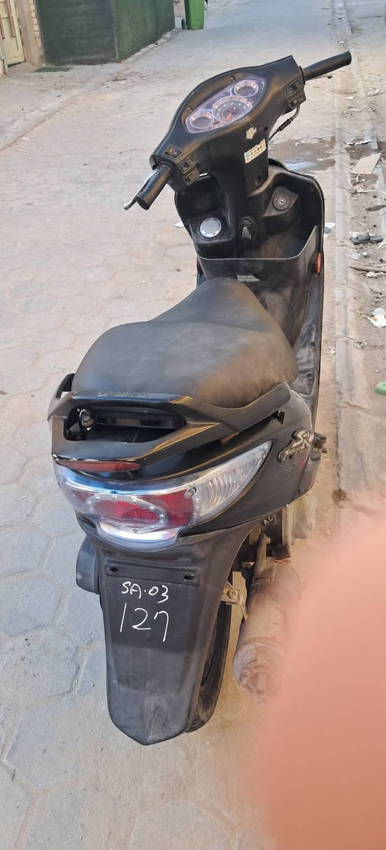 سلام عليكم شباب دراجه جي فور للبيع
دراجه مال حاويه براغي مامبدل بيه 
مقدم دسك 
كهربائياته كله شغاله وبلاديه 
مكينه مامفتوح شرط وين مايعجبك افحص
كفر اصلي ختم واحد 
شاير بك لايت دشبول  ختم واحد 
سعر 550وبيه مجال 
***********
