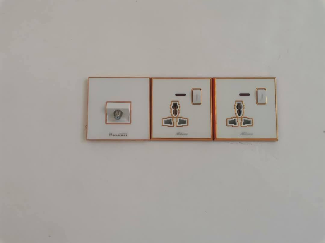 سلام عليكم اخواني
العمل فقط نجف
وإذا اكو مقاول نلتزم وياه كوادر موجودة 
كهربائي عمل درجة اولى
النقطه السيمز ٣٠٠٠ والتساهل موجود
البوري ٥ونصف والتساهل موجود
عمل مجانا للعوائل الفقيرة والمتعففين 
اخواني هاذه اليصرفلي وقنوع برزق رب العالمين ف ماكو داعي تعليقات سلبية
***********
