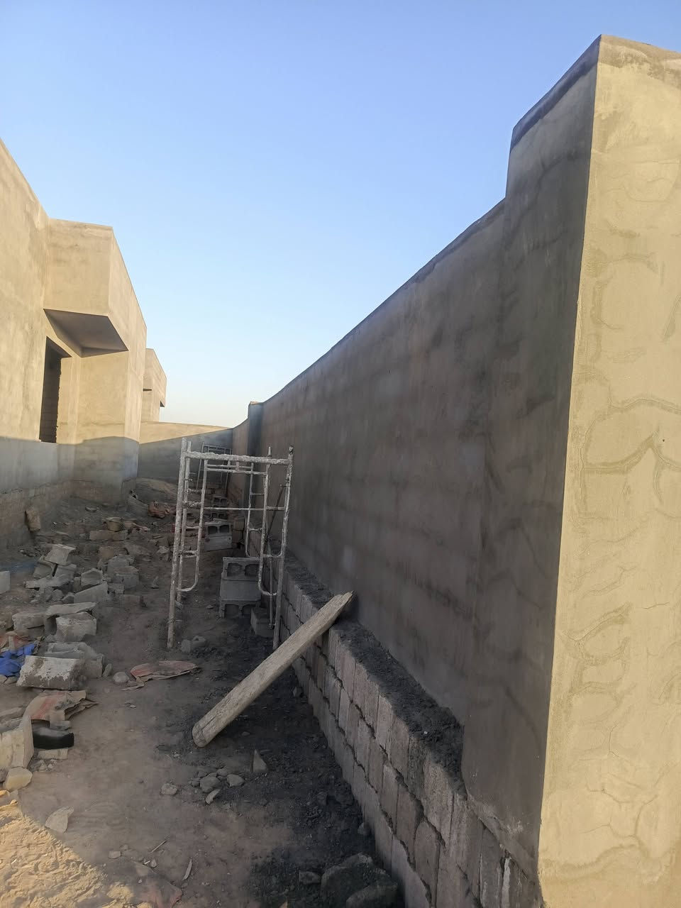 السلام عليكم ورحمة الله وبركاته يوجد كادر لبخ سمنت نقش وجهات منازل طلس فوم تركي انسب  الاسعار ***********
