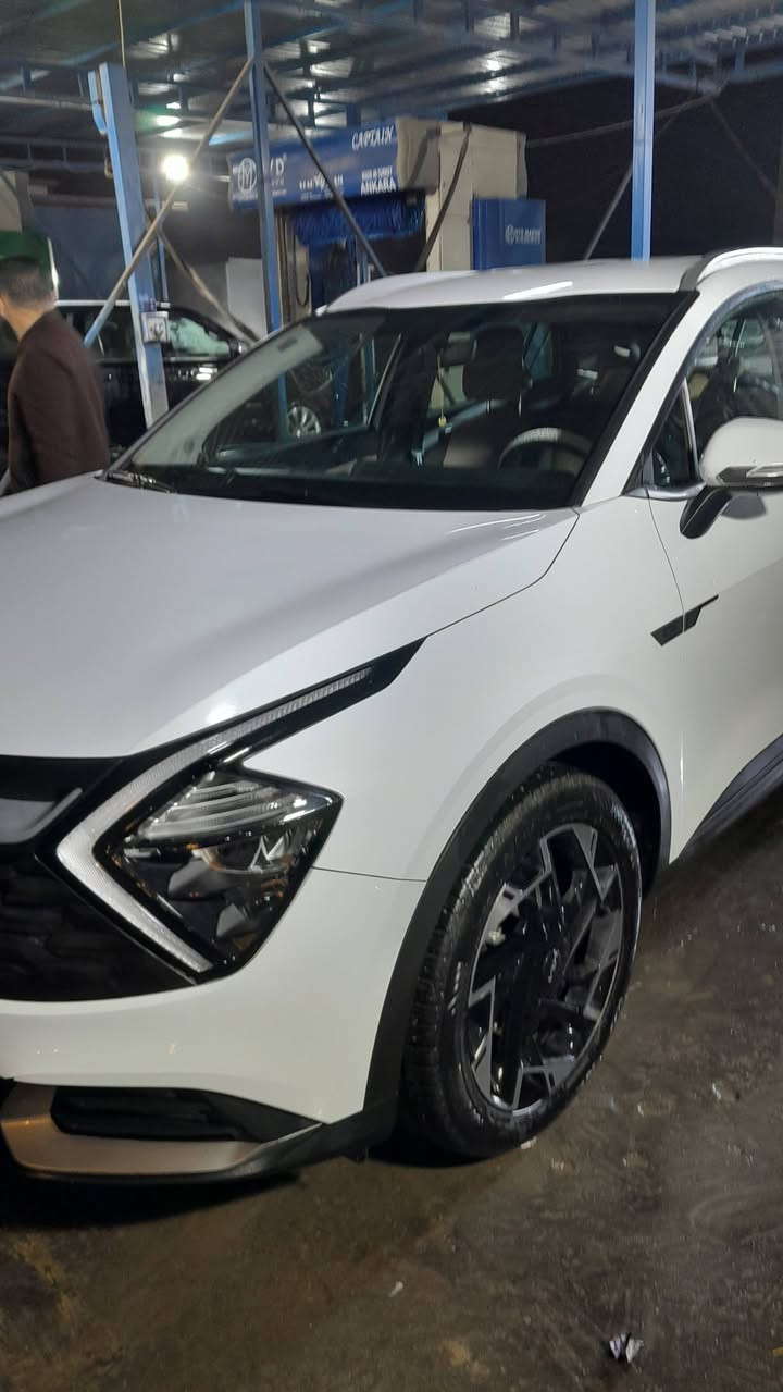 كيه سبورتج موديل ٢٠٢٢ خليجي
سويج ماشيه ٣٩ مكفوله مابيه اي ضرر 
رادارات كامره اوحساسات تحكم ستيرن السعر ٢٠٥ 
***********
