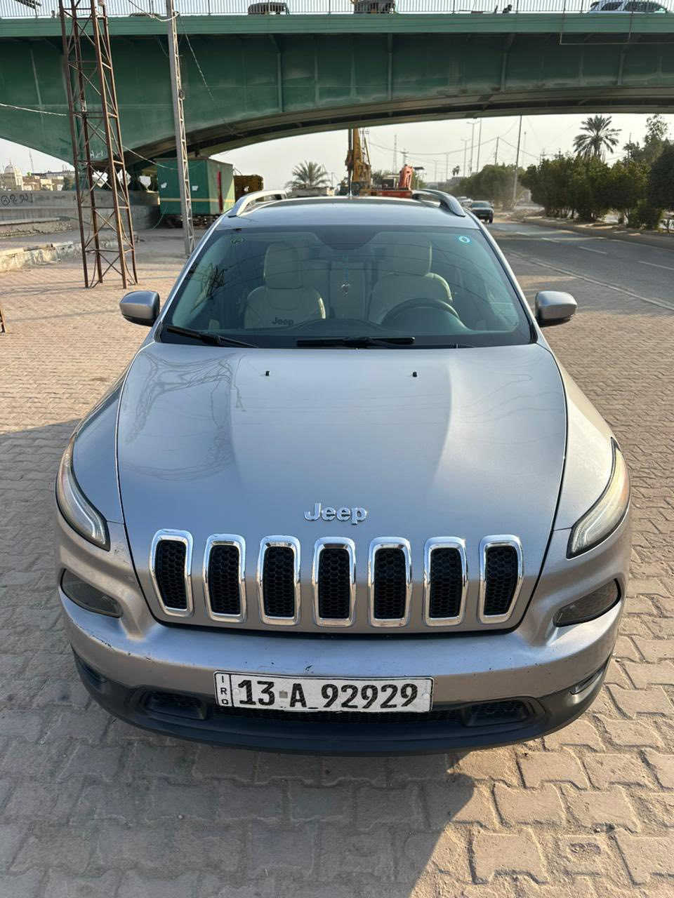 سلام عليكم
السلام عليكم
جيب شيروكي ( بزون ) 
موديل 2017
لون فضي 
الداخل كريمي 
مكينه 6 سلندر 
تحكم ستيرن 
شاشة كبيره 
تبريد قطعتين 
كشن كهربائي
دبل اكزوز 
حساس + رادار خلفي 
اشاير بالمري + هيتر 
سايد بريك بصمه
تخم تاير جديد
مكينه وكير وحداديه كفاله
رقم انكليزي جديد
سنوية بأسمي ل 2029
الضرر موضح بالسونار 
مكان السيارة ميسان العمارة ***********
