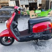 بوليس موديل 2009السعر 700وبيها مجال الرقم07867134315