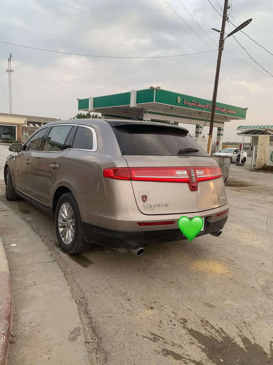 السلام عليكم ورحمة الله وبركاته.  🚗 للبيع: لينكولن موديل2019 أستيراد خاص  على أيدي سيارة عالميه من رزانه وثبات وقوة 

📞 للتواصل:***********

💰 السعر: 210$ورقةوبيها مجال اخوان 
 
📊 
🛠️ المحرك: 6 6L V6تون تيربو

⚙️ المواصفات:
• فول مواصفات لمتد مفوله الأخير 
أبواب بصمه
تشغيل عن بعد 
صندوق كهرباء 
تبريد 3 قطع منفصل
دخول ذكي 
بصمه
• شاشة وسطية ذكيه
سايد بريك رجل
• كاميره خلفيه
تدفئة كراسي
تدفئه ستيرن 
لاينLED بكلايت لد
• مقاعد لسبعة ركاب
• تحكمات ستيرن كاملة
• حساسات أمامية وخلفية وجانبية
   • فور ويل ✈️
مثبت سرعه  
مانع انزلاق +سيارة معروفه مواصفاته فول + كير ومحرك بشرط الفحص مكينه مفتوح بسبب الدهن الرديء 
⚠️ أضرار السيارة:
• وارد امريكي– ضررالسياره موجود بل صور بدون دواخل وبدون تبديل أرباك راجع سستم كله بشرط
• السيارة جاهزة بدون أي نقوصات
عندي غراض الها انطيك وياها وياله مالتها البلادي و جامات مضلل بلادي وبعض أشياء سعرهن تقريباً ١٥ ورقه 
📌 تفاصيل إضافية:
• رقم السيارة: سليمانية الدولي الجديد 
• باسم المالك تحويل مباشر
مكاني بغداد 
• صدر جديد، بطارية جديدة، إطارات جديدة 
للتواصل   ***********
