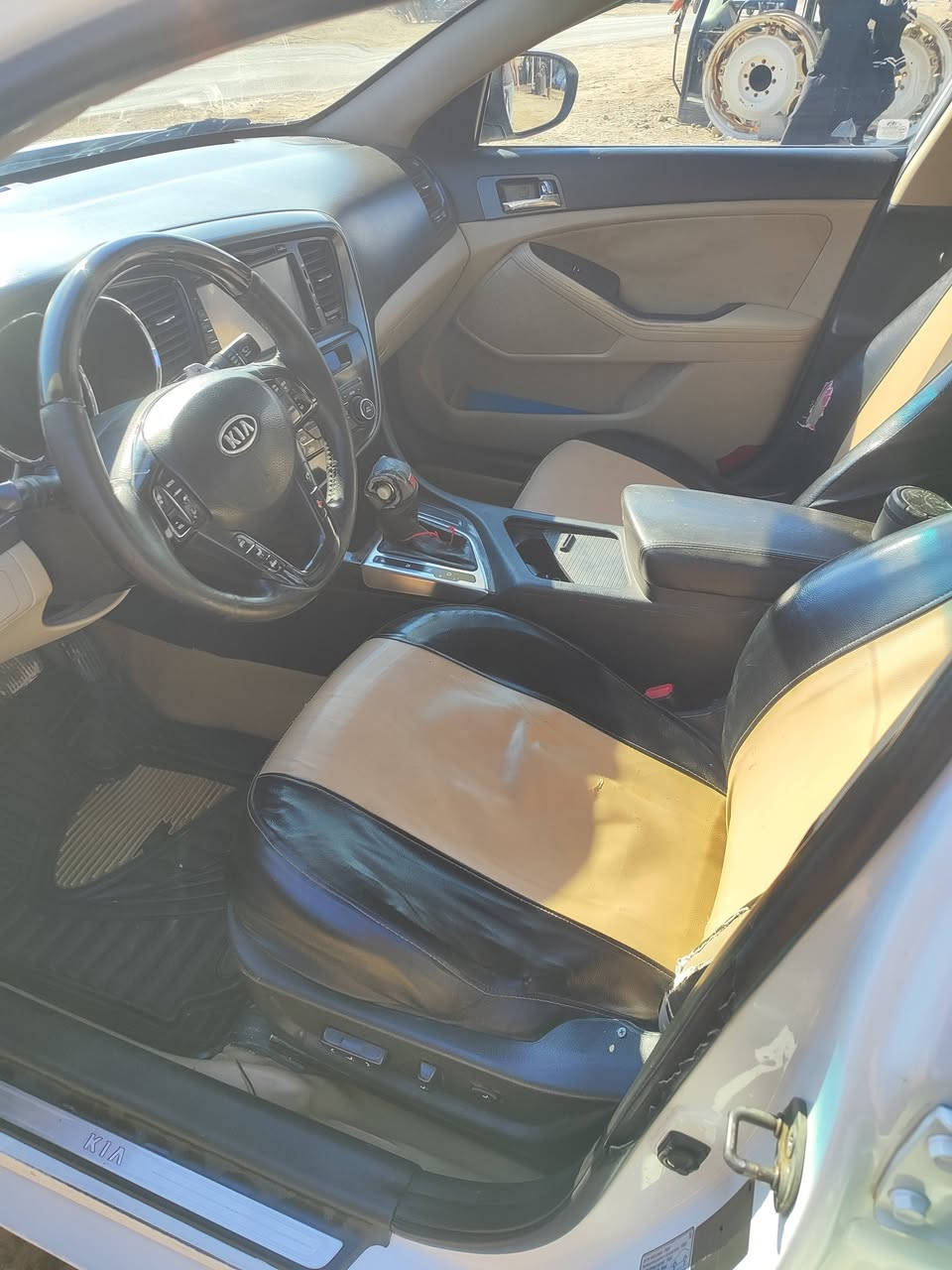 السلام عليكم
للبيع كيا اوبتيما موديل 2013 رقم اربيل تحويل أو وكاله سياره خليجي بيه قطعتين صبغ بدون دواخل وبيه مكانات بارد سياره فول مواصفات بانوراما كش كهرباء كشن جلد أرضيه جلد بصمه تشغيل بصمه ابواب مري شفط اشاره بالمري محرك 2400 لاتنقيص ولاتبخير كير مكفول سياره جاهزه مابيه اي نقص تبريد ثلج سدر جديد تخم تأير كهربائيات كله شغاله 
للستفسار اتصل 
***********
***********
العنوان واسط قضاء الزبيدية 
السعر 125 وبيه مجال
