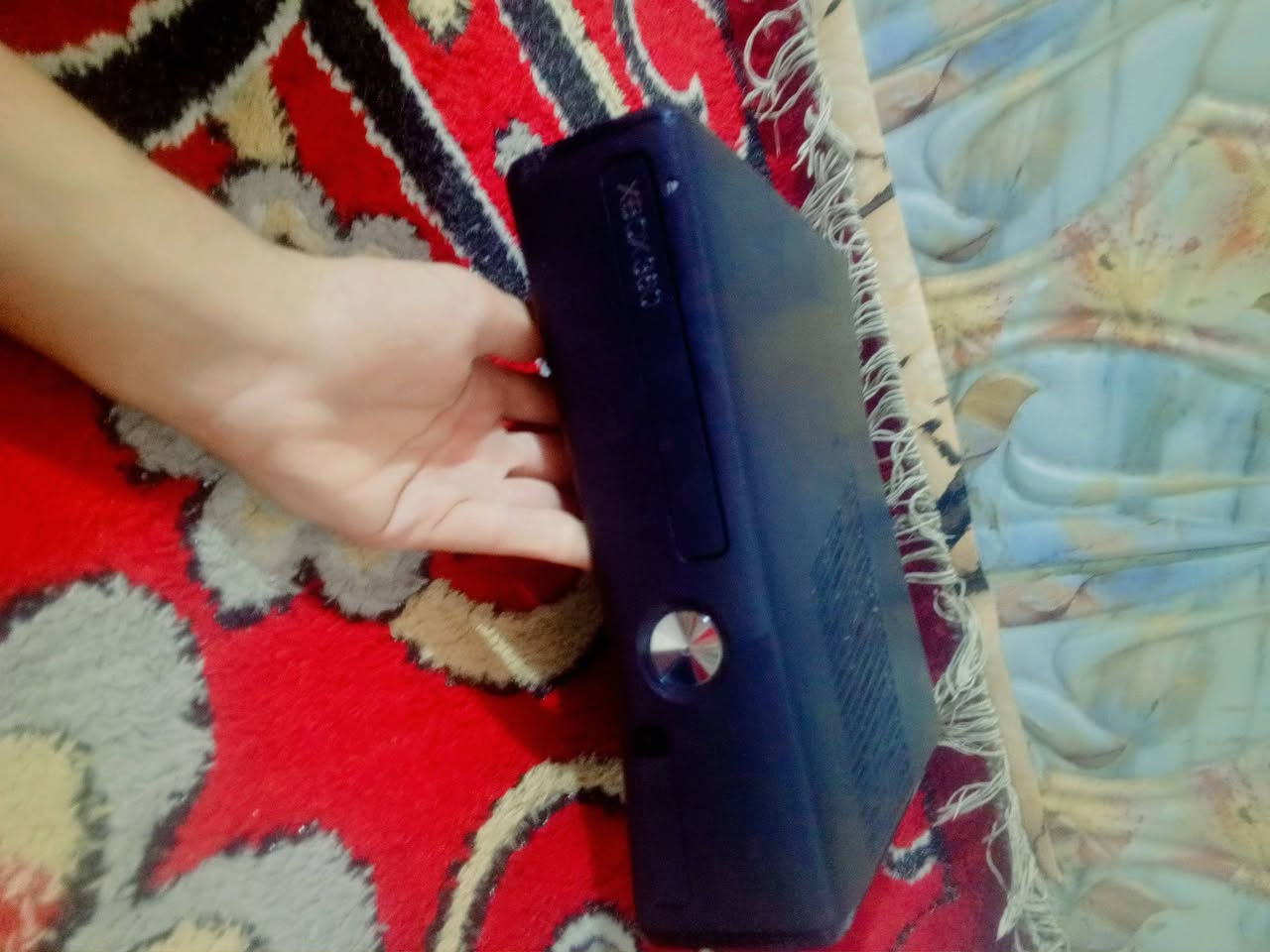 سلام عليكم  عندي اكس بوكس 360سلم مهكر   كامل المحقات 3 يدات 2 يدات جديد  صارلي 20 يوم من مشتريهن ام الي على ربط البلد  يعني من شتريته  ويا + كيبل اجدي + محوله كامل ملحقاتها  + 49 وتكدر تضيف البقيه يعني تقريبنا 81 العبه    شني بي من العاب بيس 18 + فيفه 19+ بيس 13+ بيس 16.  وبيس هاي 19 محدثا 21+ اجي اتي اي فايف زر نتيفل.  فورزه  هوريز 2.  وبي العاب حرب و هاي العب مصارع و كراتي و هجوم     العنوان بصره حيانيه سعر 135 الف وبي مجال  هلا وسهلاً  الرقم ***********
