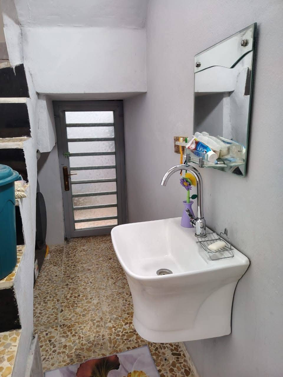 دار سكني كرت  قرار 25   سكني حي سماح على شارع 20 قرب بازيخانة المشاعل  موقع مميز مساحة 100 متر 
يتكون من غرفة وهول وستقبال ومطبخ وصحيات وبيتونة وكراج
الاستفسار انتصل عل أرقام 
السعر (53) مليون وقابل للتفاوض
***********
***********
مكتب قصر الريان حي عدن شارع التنانير قريب عل صيدلية
