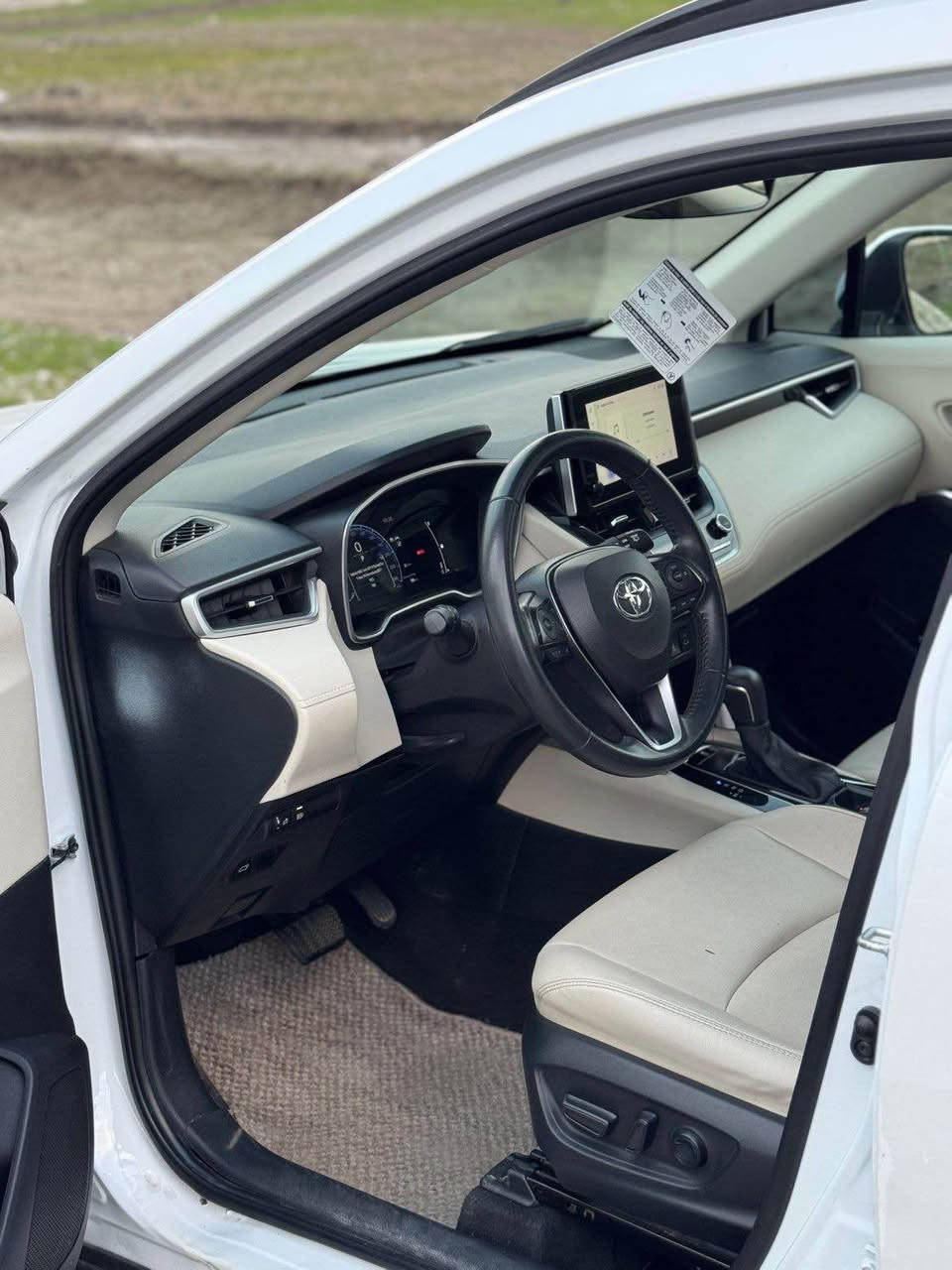 تويوتا كورولا كروس 2023 XLE
بجم و خلفى سياره كبس شرط بلادى 💯
حادث بسيط : فقط باب و جاملغ صبغ 
مرقم اربيل جاهز شرط تحويل وكاله غرامات
السعر : 188 و بيها مجال للطيبين 
سياره ماشيه : 45 الف ميل 
جميع ايرباگات سليمه ما عدا برده 
مواصفات  XLE فول فول…….
محرك : 4 سلندر 2000 
سلايت( فتحه السقف) 
شحن وايرليس
لايد بلادى 
بگلايد بلادى
كشن هيتر
بصمة بواب
بصمة تشغيل
صندوق شفط
ويل كروم 
اشاير بالمري 
مرايا شفط 
رادار خلفي وامامي
حساسات
شاشة + كاميرا
كشن كهربائي 
رقم تلفون / واتساب ‭📞
‏‭0776 699 5610‬
*********** أربيل, العراق
