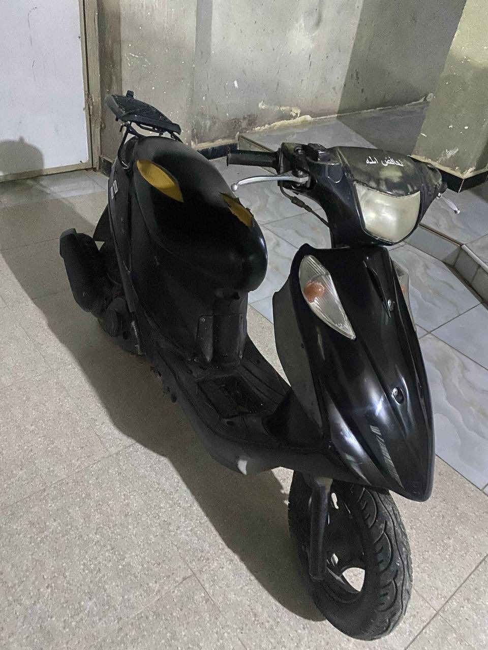 السلام عليكم ادرس ياباني قديم للبيع محورة كابريتر وبيها صوت بالرولة بس ممثأر ع المكينة وشغالة على حسب الاصول مكاني كوت الزهراء للأستفسار الاتصال على الرقم ***********
