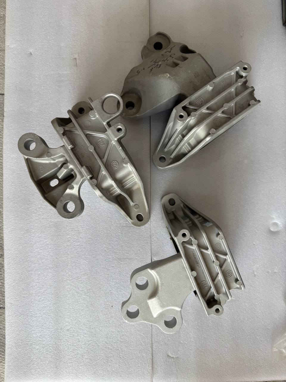 تيران 2018-2025
الليث لقطع الغيار 
النجف الكوفة شارع جسر الامام علي ع قرب بانزين خانة ريبال 
من الساعة 9 صباحا لغاية 2 بعد الظهر
***********
***********
يوجد توصيل لجميع المحافظات
