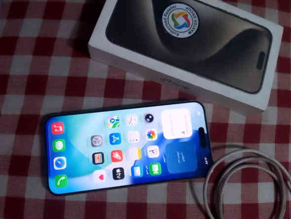 15بر ماكس ذ256بطاريه 93ماستر شرق اوسط AAAكامل ملحقات نقص بس الضهر مال كارتونه ضايع جهاز إذا بيه شخط تاخذه بلش وتخذه من باب بيتي واطي بيه ضمان مكاني مدينة الصدر ***********
