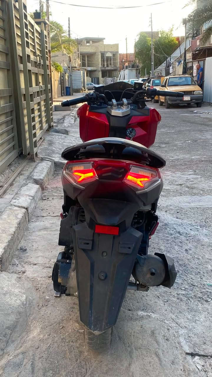 السلام عليكم دراجة sym-vsx موديل 125cc، 22 ماشية
4000 كهربائيات كلها شغالة دراجة نظيفة بيهة فقط ضربة امامية تتصلح وواكعة من الصفح سعرها 12 ونص مكان بغداد
***********

