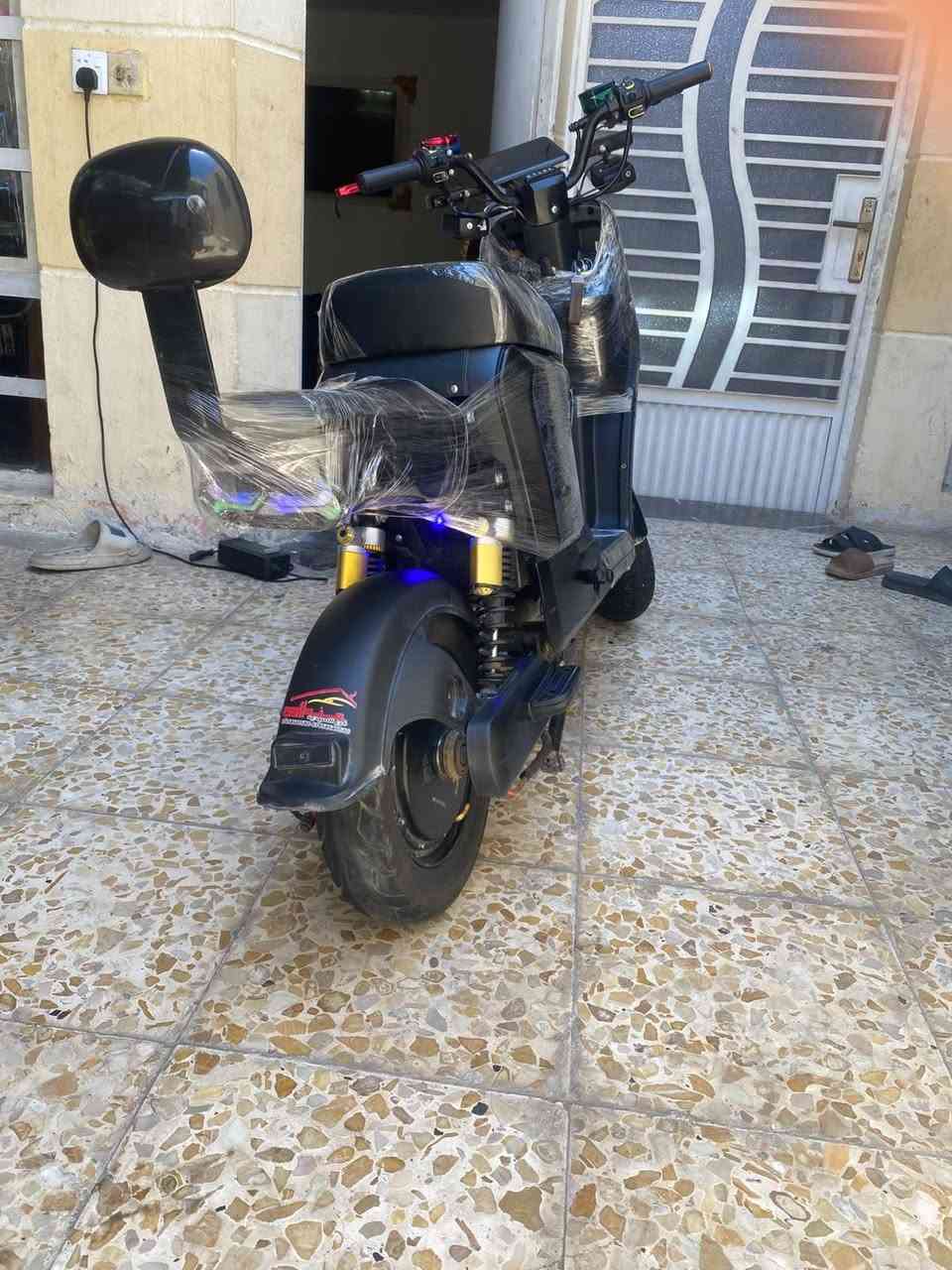 سلام عليكم عندي دراجه شحن R9
جديده ودراجه حلوه وضملك البطاريات جدد 
ملفه جديد دراجه حلوه عله اخر حبايه 
بيه نضامRللخلف لايتات عالي ناصي
اشاير يمنه يسره دبل اشاره حساسات 
بك لايت بس البصمه ضايعه عندي بسس 
رقم الهاتف***********.            سعر 🤑 375
                          بيع مستعجللل 
          مكانيييييي بـــــــغـــــداد مدينه الصدر
