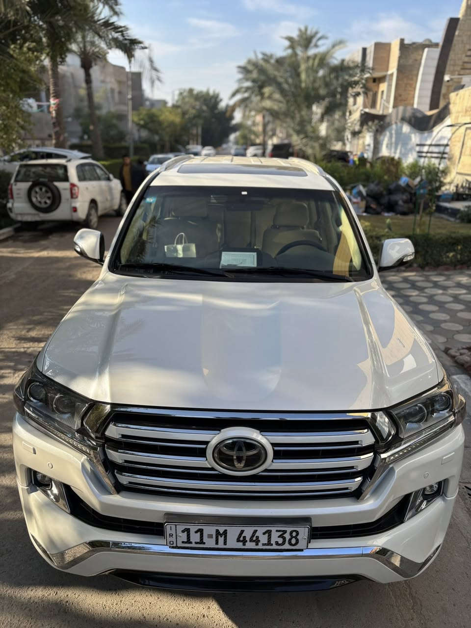 لاندكروز GXR V6 وايت أدشن 2017.
ضمان شركة SAS باب أول.
ماشية ( 100km الف) فقط.
السيارة على حالة الوكالة موضح بالصور.
مكينة كير صدر بدي كفالة عامة
على حالة الزيرو.
فول مواصفات.

رقم بغداد تحويل مباشر.
الموقع بغداد. زيونة.
السعر (49,800$) فقط.
للأستفسار اكثر الاتصال او مراسلة واتساب:-

***********
