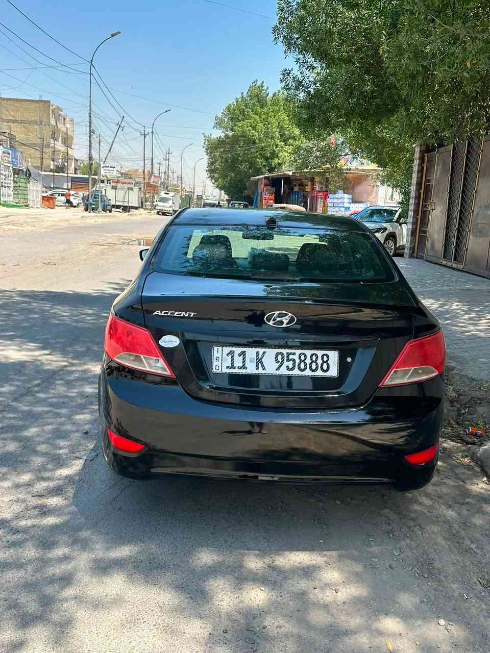 سياره اكسنت 2017  امريكي 
ماشيه 94 مكانهة بغداد البلديات 
*********** 
سياره رايدهةب ( 90) وبيهة مجال بسيط
