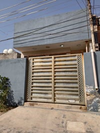 دار للبيع مساحه 80متر مربع 5*16 العنوان مدخل الحمل على شارع 15 عريض 07...