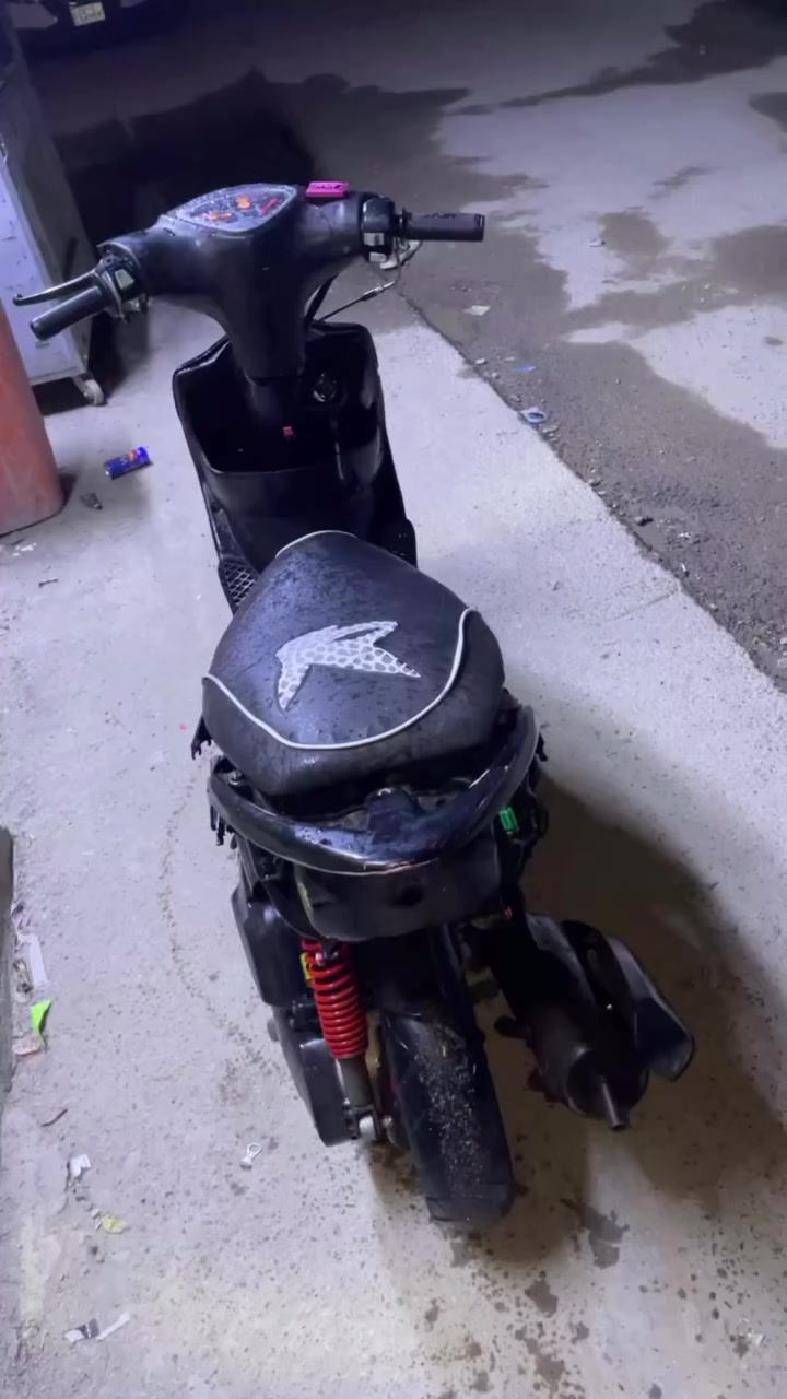 سلام عليكم حبايبي ماكس عدله بوشه ٥٥ دراجه شوفت عينكم نضافه وشلعه ومعدل وبيه غراض مرتبه مكان بغداد حي الجهاد رقمي *********** سعر ٥٥٠
