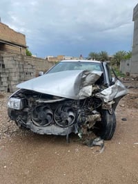 للبيع سياره على حادثها رقم بغداد انكليزي باسمي ومميز حلو رقمها كير ومك...