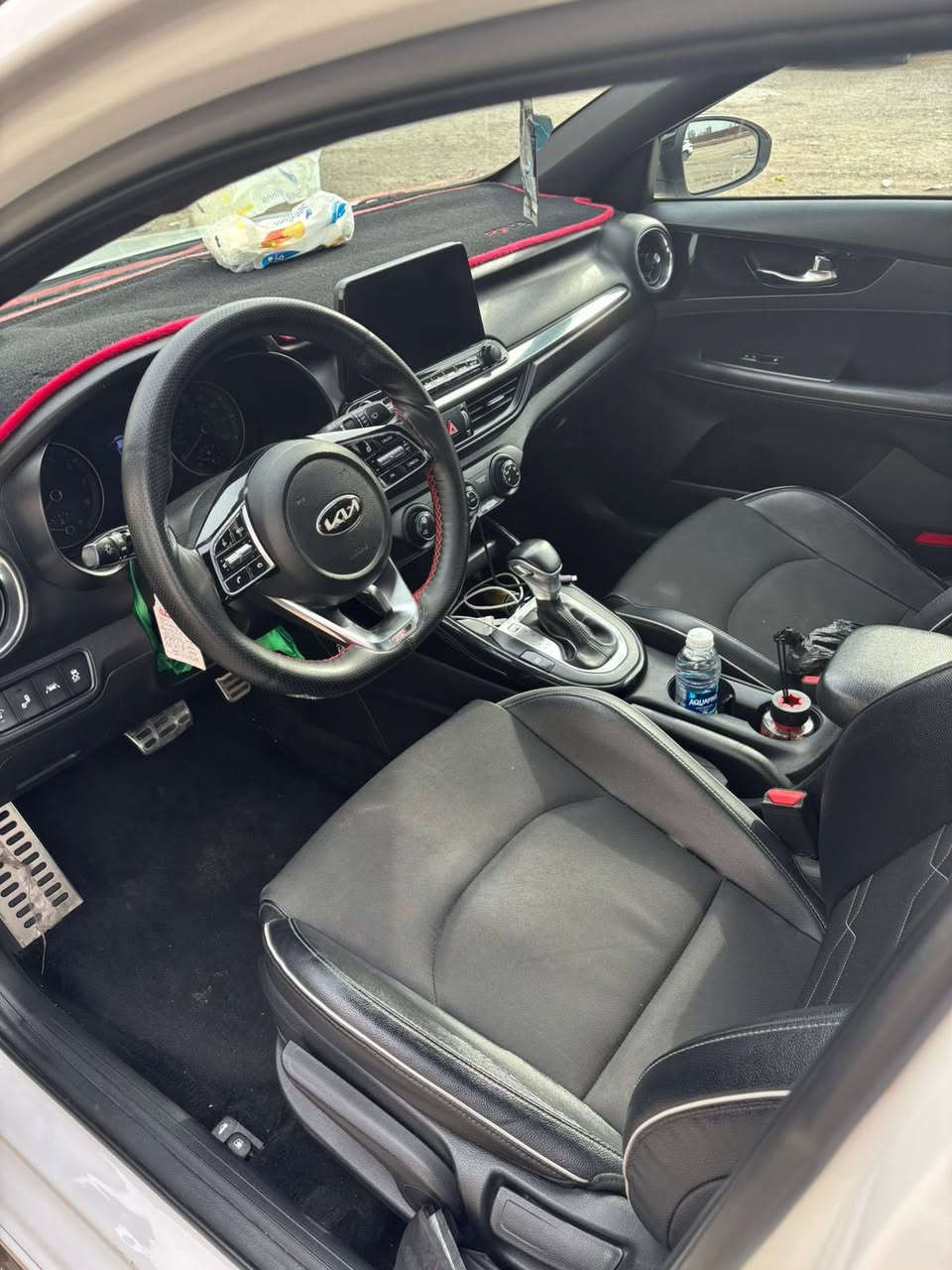 (مكلف بل نشر) ًً كيا فورتي جتي موديل 2021 ماشيه 69 ميل سيارة جاهزه من كلشي وحادثه حسب الصور المرفقه وسعره 138$ وبيه مجال بسيط الطيبين رقم الهاتف ***********
