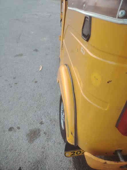 تكتك للبيع موديل ٢١ مرقم كامل داك لوحاته 
التكتك نضيفه مال شغل مكفوله من الضربه القويه
بيه طخات بسيطه مكينه فقط بوشه وبستم وناعمه لا تنقيص لا تبخير
اتصال/***********
