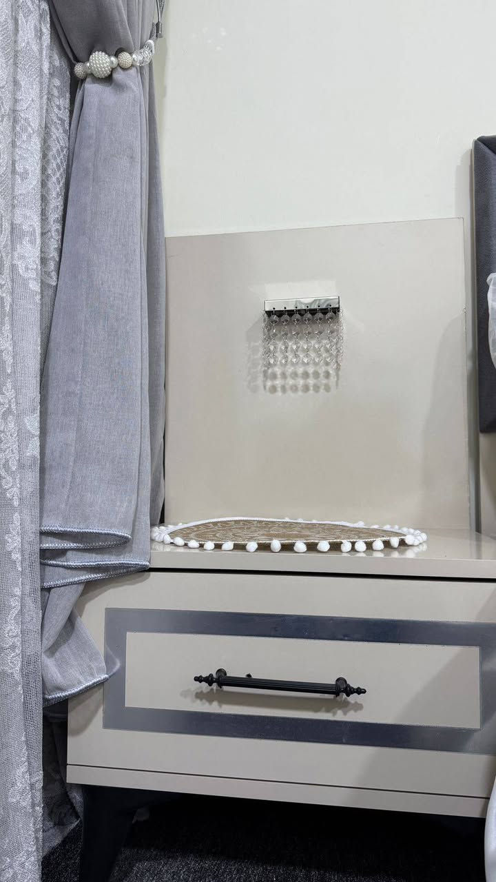 غرفه نوم تركيه مامستخدمة فقط مشدودة سعره 450 وبيهازمجال قليل مكان حي المطار الشراي يدخل خاص انطي رقم


**إذا كنت صاحب هذا الإعلان وتريد حذفه لأي سبب، رجاءا أرسل رسالة إلى الدعم الفني**