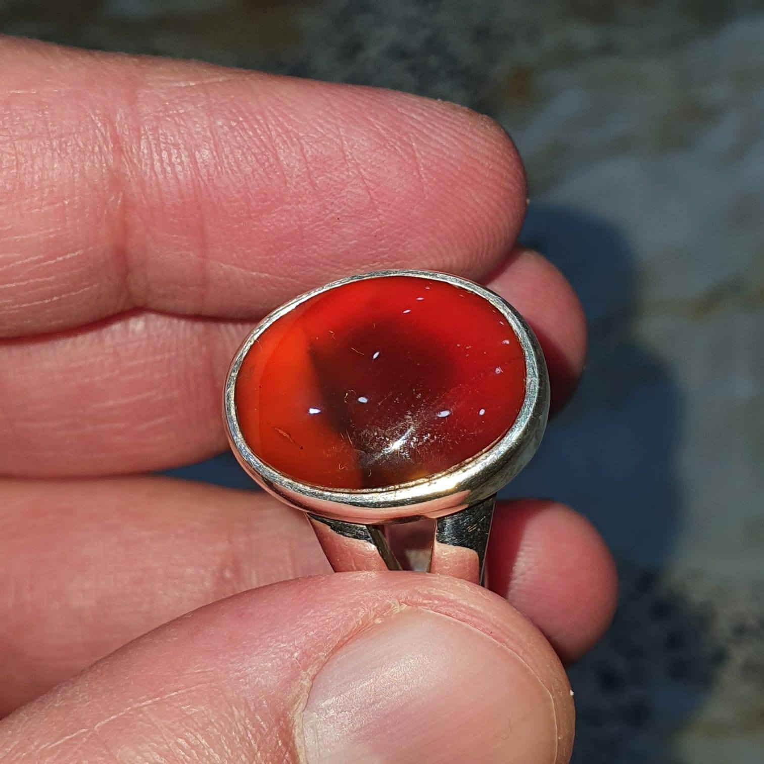 عقيق يماني حر زجاجي صياغة يدوية قياس الخاتم 23 قياس الحجر 19 ملم / يوجد توصيل لجميع المحافظات


**إذا كنت صاحب هذا الإعلان وتريد حذفه لأي سبب، رجاءا أرسل رسالة إلى الدعم الفني**