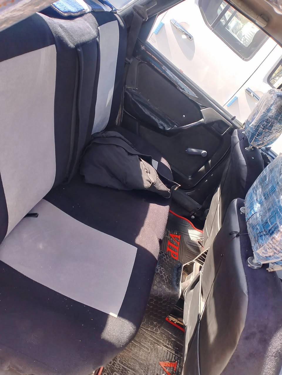 اوبل فيكترا موديل 91 تدفئه شغال كهربائيات كله شغاله رون كيلومتر بانزين حماوه كله شغاله محرك 16 وكير بالشرط صدر جديد تايرات جديد دوشمه ارضيه وكشنات خياس كله مكصوص ومعمر صبغ كله بلاد فقط هلالات خلفيه  سنويه ل 2028 السعر٣٦ وبيه مجال مكان سياره خانقين
***********
