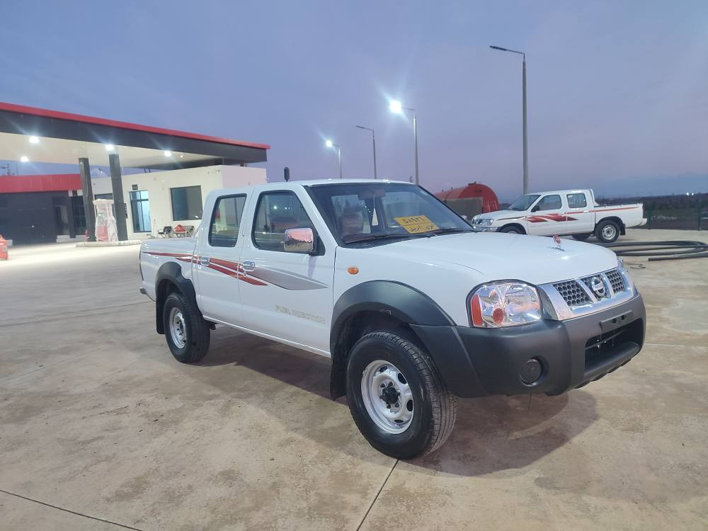 نيسان ٢٠٠٨ ياباني
ناوسور چوار گيچ و جام كاره بايي گيرو مه كينه و اكسلي وده بل ئه كسلي به شه رت توندو توله بي مه سره فه تايه ي تازه ن سه نه وي به سه رجووه ژينگه ي پيشووي دراوه يه ك په له سبوغي هه يه دياريم كردوه له رسمه كه 
شوين چوارقورنه 
 
***********
*********** رانية, السليمانية
