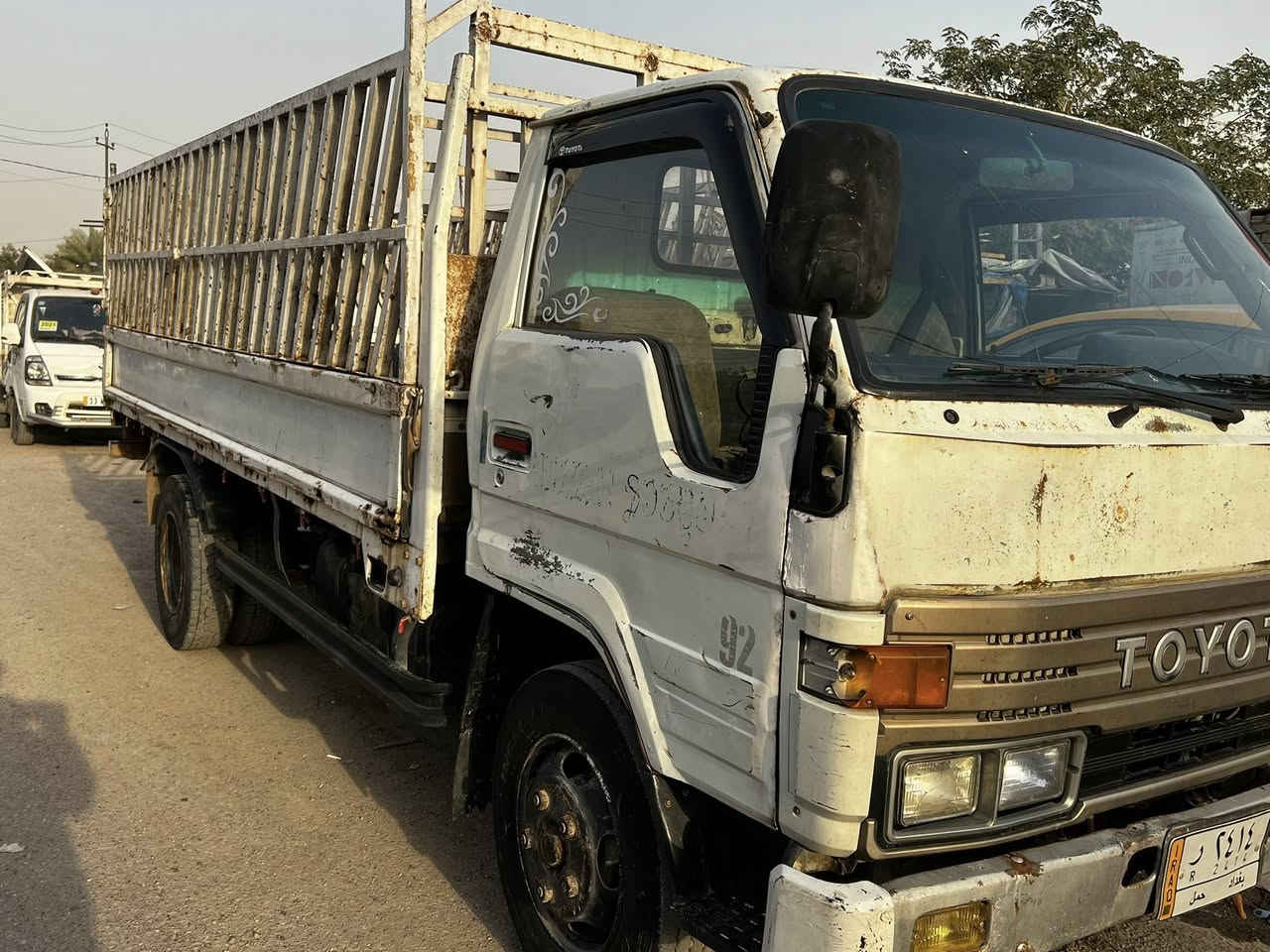 سلام عليكم  كنتر تيوتا للبيع  موديل 1992.  السيارة بسمي تخم تاير جديد السعر 60 ويبهة مجال بكان بغداد الحرية الرقم *********** غير متواجد عل فيس
