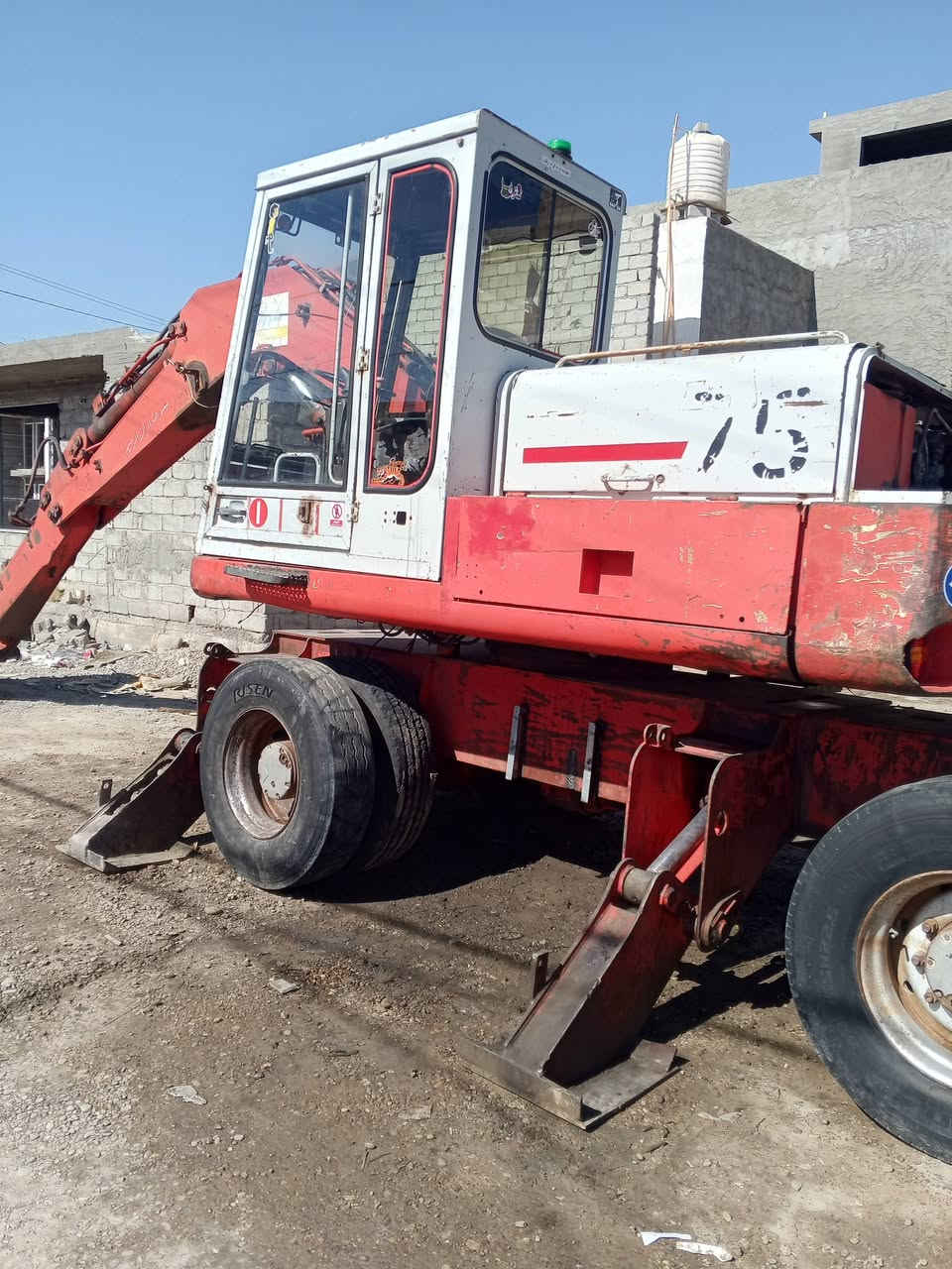 سلام عليكم حفارة بوكلن للبيع موديل 84كهرباء شقاله مكانهة بغداد حي الجهاد السعر85ورقه رقمهة انبارالماني *********** اوبيهة مجال
