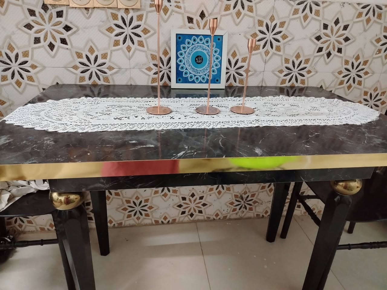 ميز طعام موديل جديد ونظيف أخذته ب 150 أريده ب  90 وبي مجال بسيط نظيف كلش. ويه الكراسي احسبه105


**إذا كنت صاحب هذا الإعلان وتريد حذفه لأي سبب، رجاءا أرسل رسالة إلى الدعم الفني**