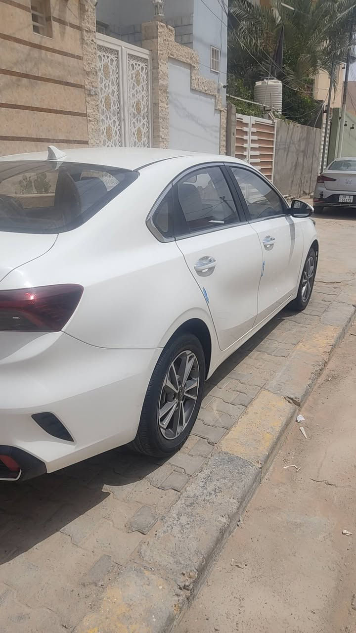 موديل2022
مكفولة من الصبغ والبارد والتبديل  
فول مواصفات داخل بيجي تبريد خلفي يدات نيكل ماشيه 26 الف السنويه باسم شركه مكان السياره النجف شارع الزهور    
السعر 133 مجال قليل 
***********
