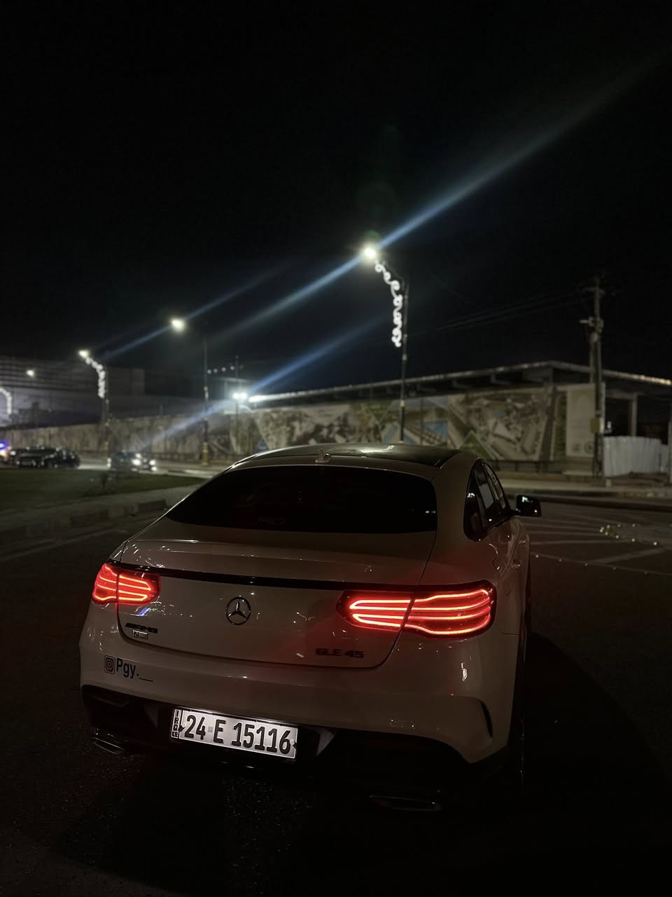 السلام عليكم
مارسيدس GLE400 كوب 2018
محرك السياره 3.0باي تيربو فور متك 
مكفوله كفاله عامه السياره دبل بصمه 
فول مواصفات من بنورما توقف ذاتي تحديد مسار قياده ذاتيه  رادارات 360
كاميرات 360خمس انظمه قياده اوتو هولد نظام ركن السياره حساسات وهواي مواصفات السياره للبيع او المراوس مكان السياره كربلاء
للاستفسار الاتصال ***********
