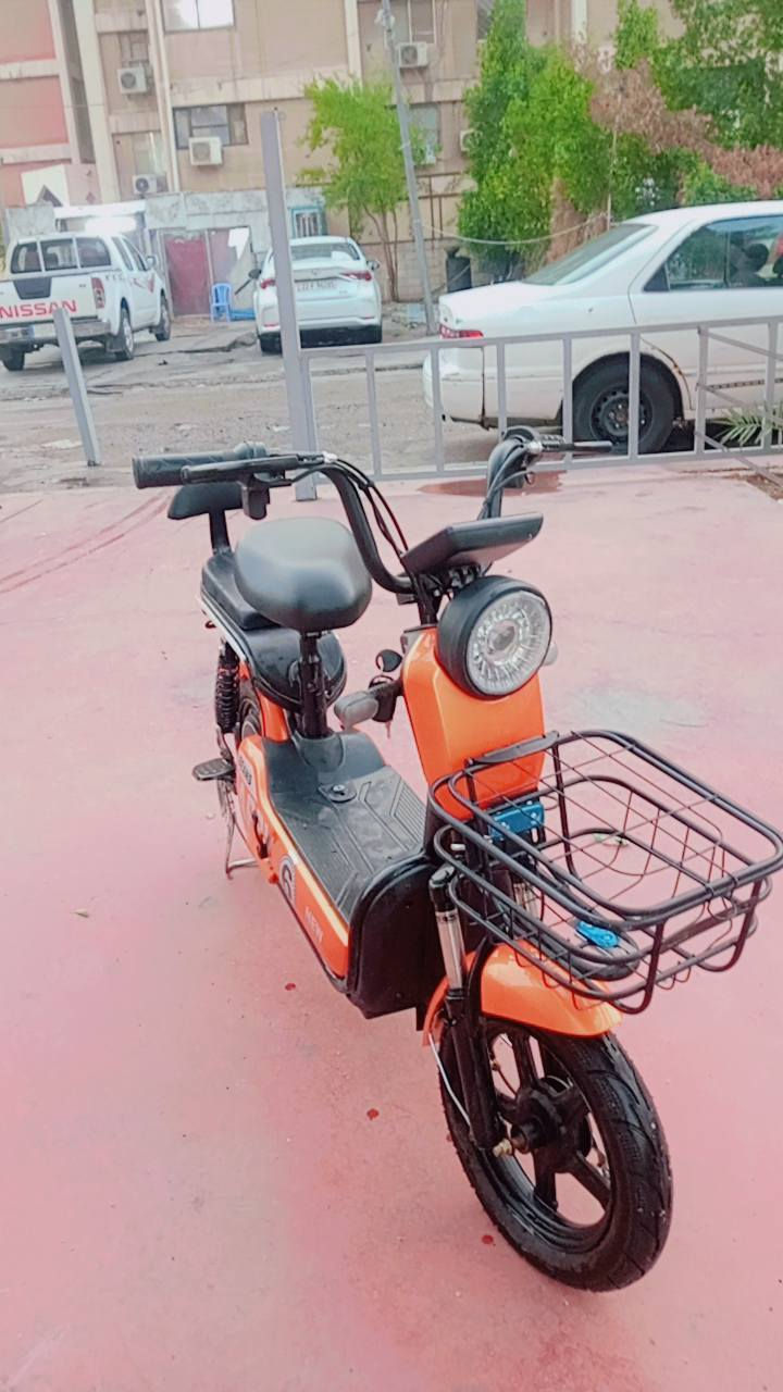 السلام عليكم هاي دراجه شحن للبيع نظيفه خمس بطاريات وشاحنتها وياها نظيف حيل سعرها 450 وبيها مجال الرقم للاستفسار ***********
