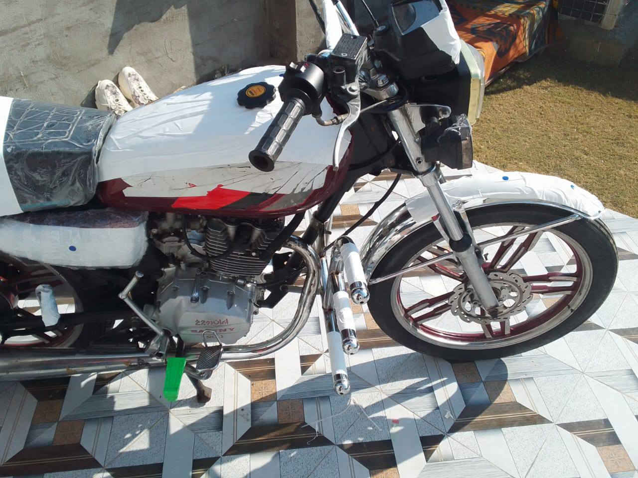 السلام عليكم 
للبيع ايراني موديل 2021 جديد ومرتب ماناقصه شي محرك بلادي كهربائيات شغاله.  مكان دراجه رمادي جويبه السعر 425 وبيها مجال اتصل عل رقم خاص مقفول ***********
