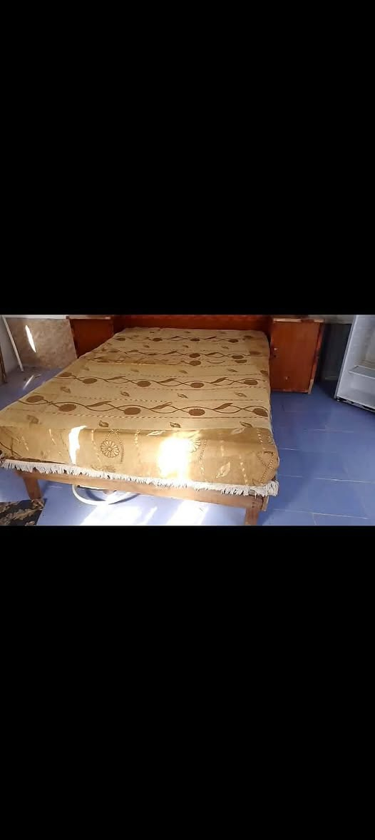 ب٨٥ وبيها مجال بسيط
جربايه نفرين +دوشك
نظافه فول
مكانها سماوه


**إذا كنت صاحب هذا الإعلان وتريد حذفه لأي سبب، رجاءا أرسل رسالة إلى الدعم الفني**