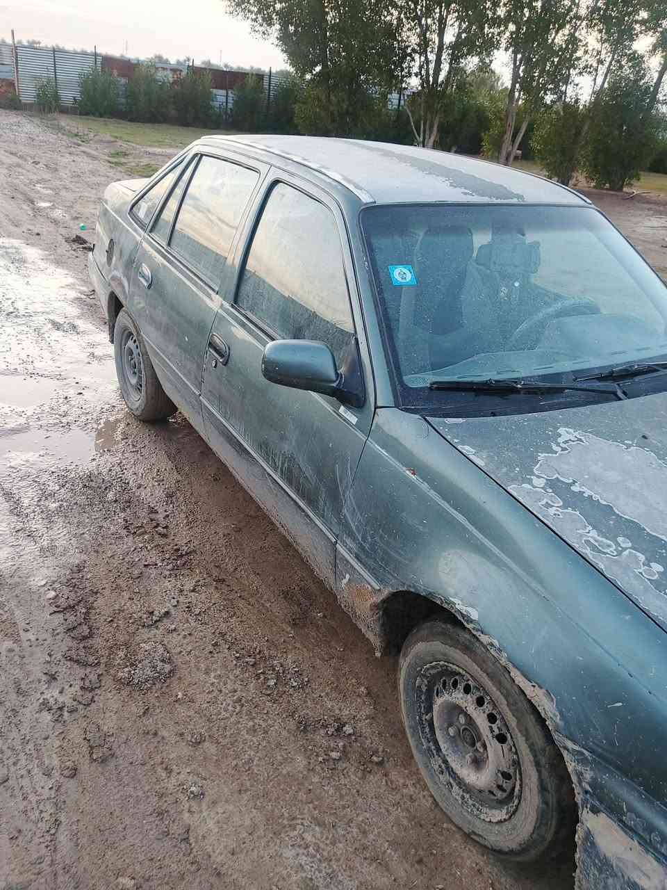 السلام عليكم سلو موديل 94 سياره مابيه اي نقص مكينه جديده بس الكير ما ينمر اله رون 3 السعر 25 و بيها مجال مكاني ابو غريب *********** بي واتساب
