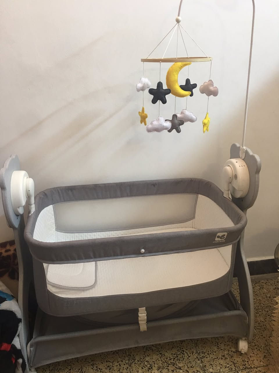 كاروك هزاز على الكهرباء مع تشغيل بلوتوث وموسيقى اضافيه مع الكاروك مع ناموسيه ولعبه نجوم وهلال وغيمه تعليك 
شغال مابي اي ضرر
السعر 75


**إذا كنت صاحب هذا الإعلان وتريد حذفه لأي سبب، رجاءا أرسل رسالة إلى الدعم الفني**